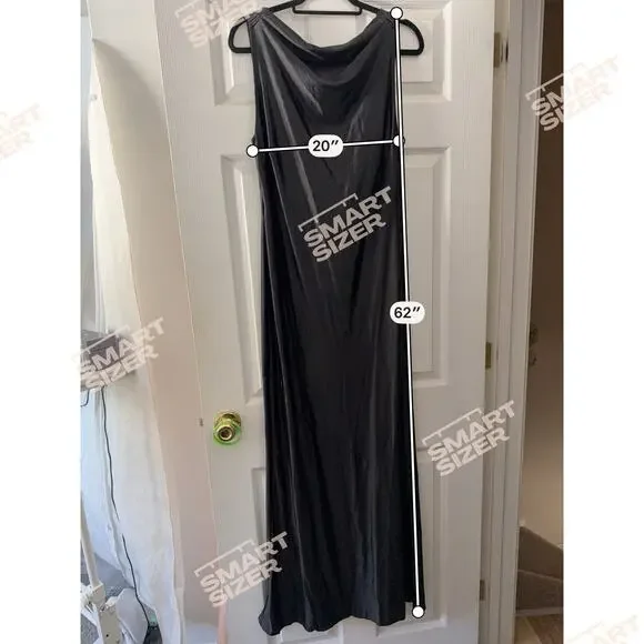 Beautiful Long Black Fitted OYS Dress With Low Back NWOT Size Large - Picture 3 of 4